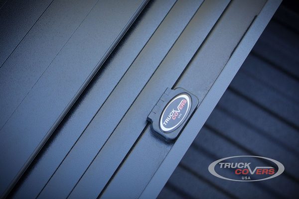 TruckCoversUSA Tonneau Cover