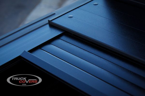 TruckCoversUSA Tonneau Cover